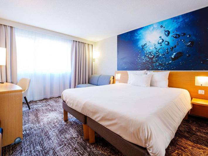 Hôtel pour 3 personnes, avec vue ainsi que piscine et jardin, animaux acceptés à Saint-Avold - 3