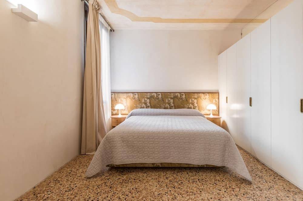 Hel leilighet, Refined luxury apartment in a 15th century Palazzo with canal view in Venezia, Provinsen Venezia