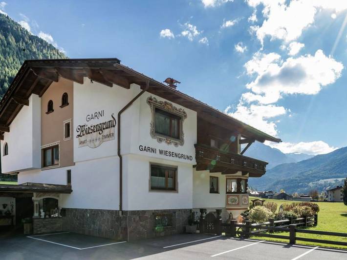 BnB für 3 Personen, mit Garten und Ausblick in Sölden (Österreich)