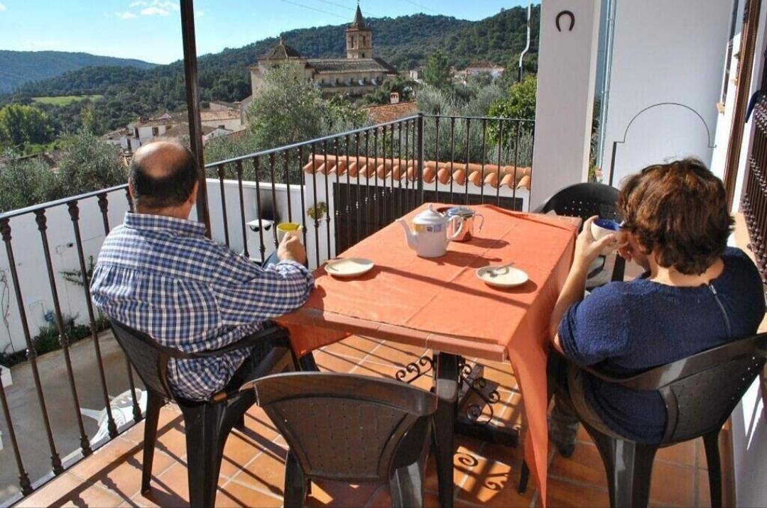 Three-Bedroom Townhouse with Private Swimming Pool in Linares de la Sierra, Sierra de Aracena y Picos de Aroche