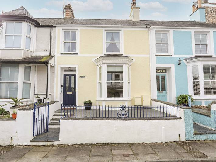 Cottage for 6 people, with Terrace in Borth-y-Gest