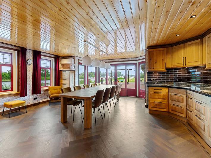 Ferienhaus für 10 Personen mit Sauna in Friesland