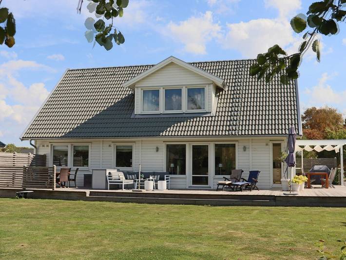 Feriehus for 9 personer, med hage og terrasse i Västkusten