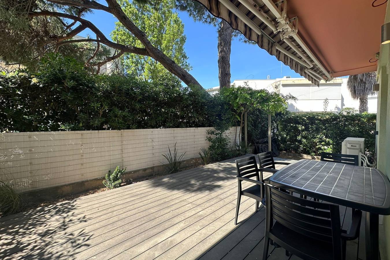 Appartement entier, L’Eldorado – Séjour au Boucanet avec terrasse ombragée in Le Grau-du-Roi, Côte d'Améthyste