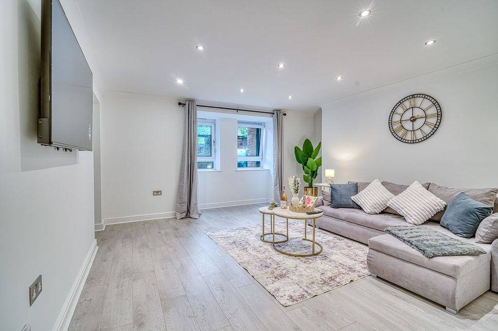 Ganze Ferienwohnung, Charming Home Away From Home in Greater Manchester