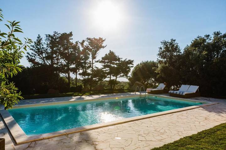 Hôtel pour 2 personnes, avec Balcon et Terrasse ainsi que Jardin et Piscine dans Perfugas