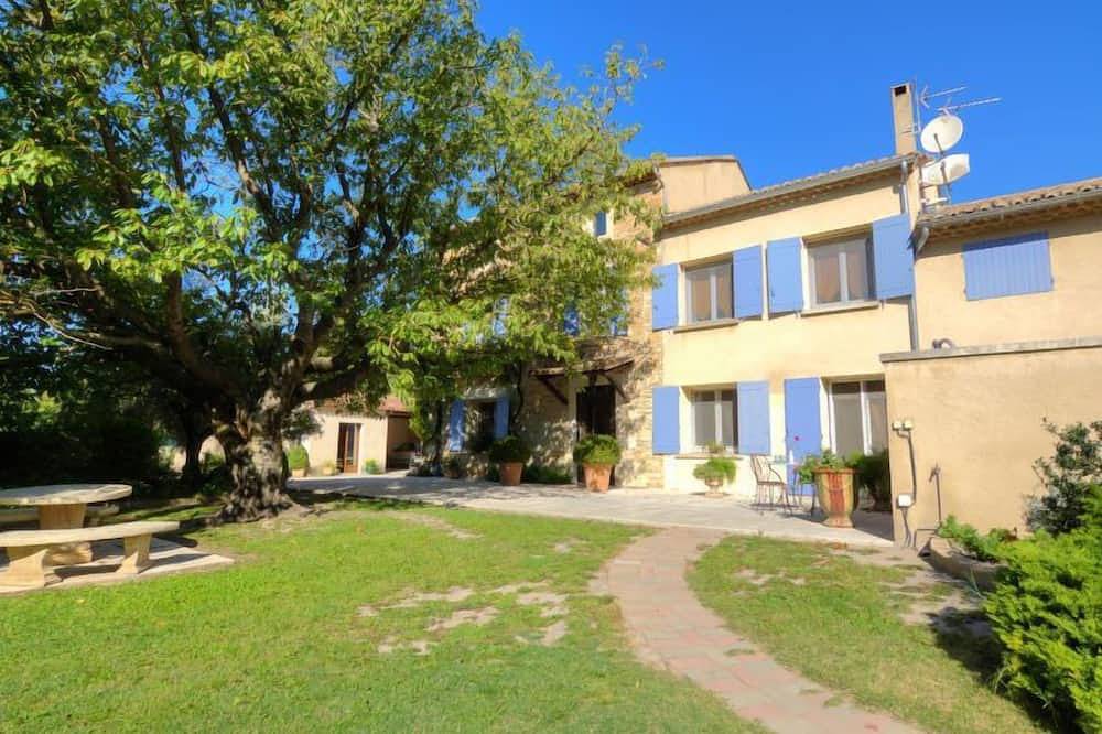 De la Roque by Interhome in Althen-des-Paluds, Vaucluse