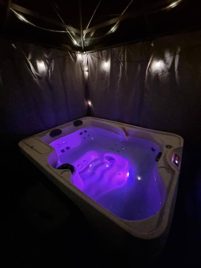 Maison de vacances pour 4 personnes, avec terrasse ainsi que jardin et jacuzzi