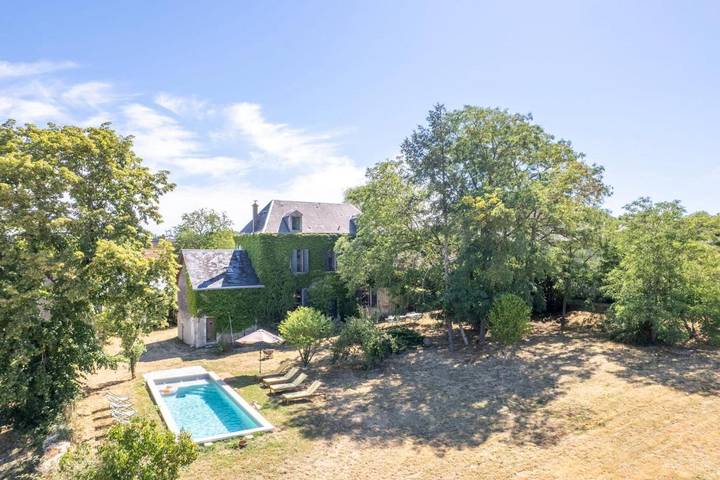 Location de vacances pour 8 personnes, avec piscine et jardin, animaux acceptés à Le Pêchereau