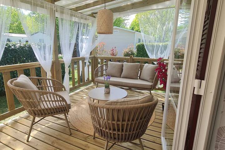 Location de vacances pour 8 personnes, avec piscine, animaux acceptés à Gastes