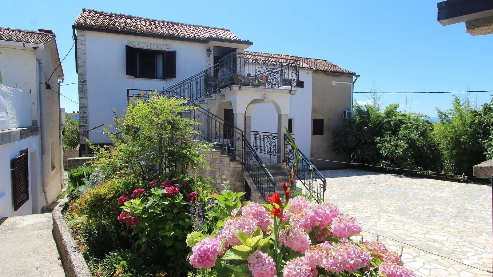 Ganze Wohnung, Studio Ferienwohnung Eva 2 for 2 people with sea view in Malinska-Dubašnica, Krk