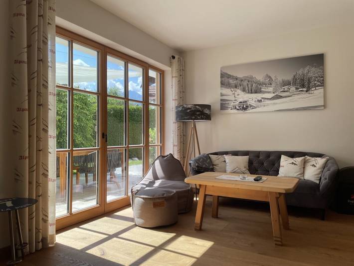 Geheel appartement, Appartement 'Ferienwohnung Max 3' met Uitzicht op de Bergen, Privéterras en Wifi in Garmisch-Partenkirchen, Beierse Alpen