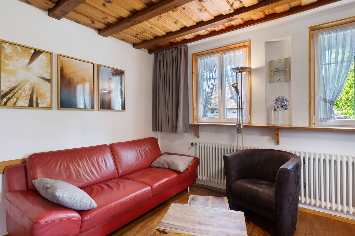 Apartamento inteiro, Apartamento de férias "Schwalbennest" com jardim partilhado, varanda e Wi-Fi in Donaueschingen, Central Black Forest