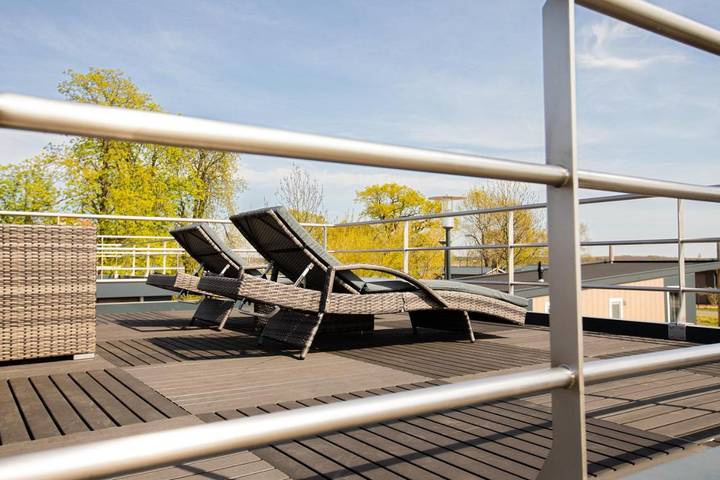 Ferienhaus für 4 Personen, mit Seeblick und Ausblick sowie Sauna und Terrasse am Großer Goitzschesee - 2