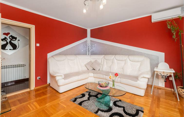 Modernes Apartment mit Terrasse in der Nähe des Stadtzentrums von Fuzine und mit Zugang zum Fluss in Fuzine, Primorje-Gorski Kotar