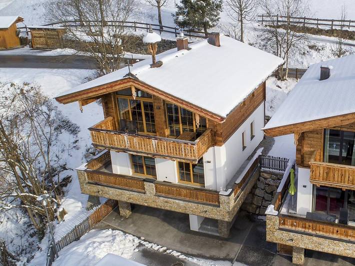 Chalet für 6 Personen, mit Balkon und Sauna sowie Pool, kinderfreundlich in Neukirchen am Großvenediger