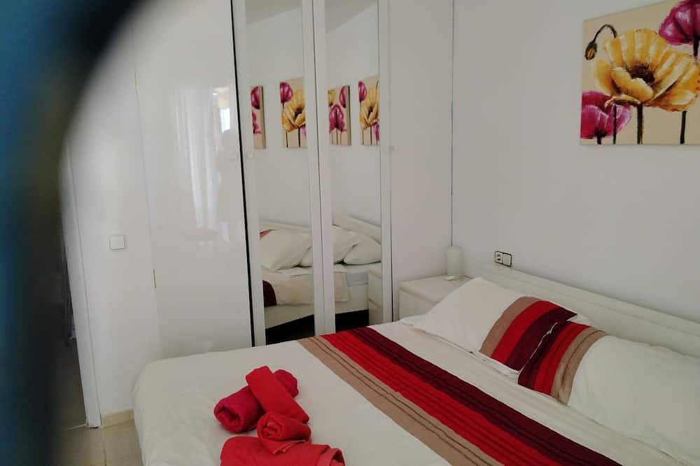 Ganze Wohnung, Ferienapartment in privatem Komplex mit wunderschönen Schwimmbädern & Gärten in Playa Bastián, Teguise