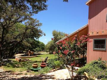 Cabin for 4 Guests in Lake Travis, Travis County, Picture 3