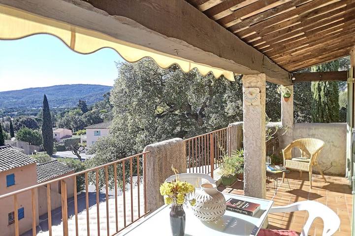 Appartement de vacances pour 4 personnes, avec Terrasse ainsi que Jardin et Piscine