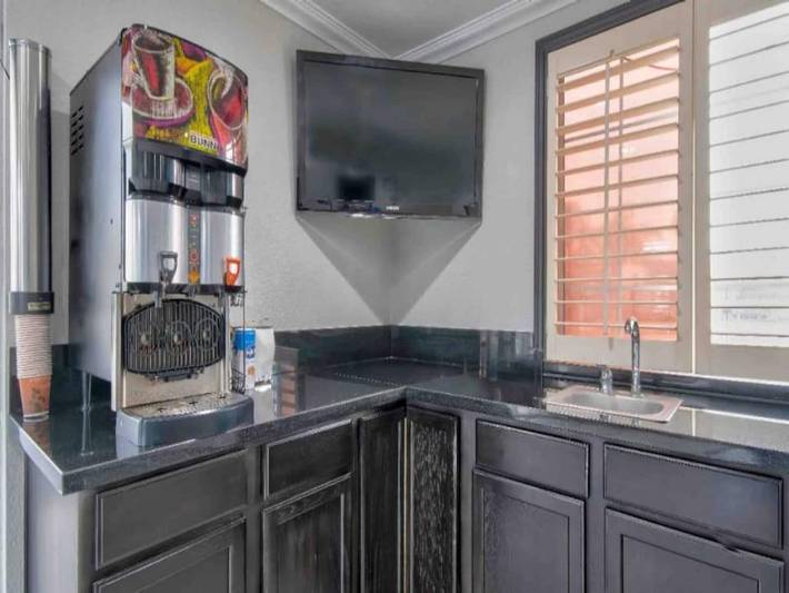 Ganze Wohnung, 2 Queensize-Betten | Nichtraucherzimmer, Kühlschrank in San Bernardino, San Bernardino County