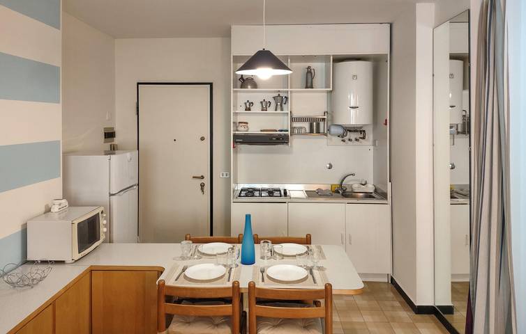 Appartamento intero, Appartamento sulla spiaggia con parcheggio, aria condizionata, terrazza e cucina in Bagni Piero, Comune di Lavagna