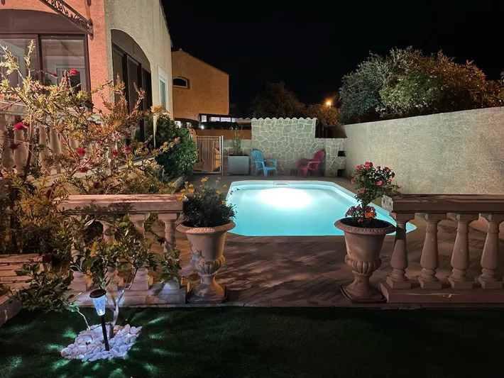 Chalet para 6 personas, con jardín y piscina - 1
