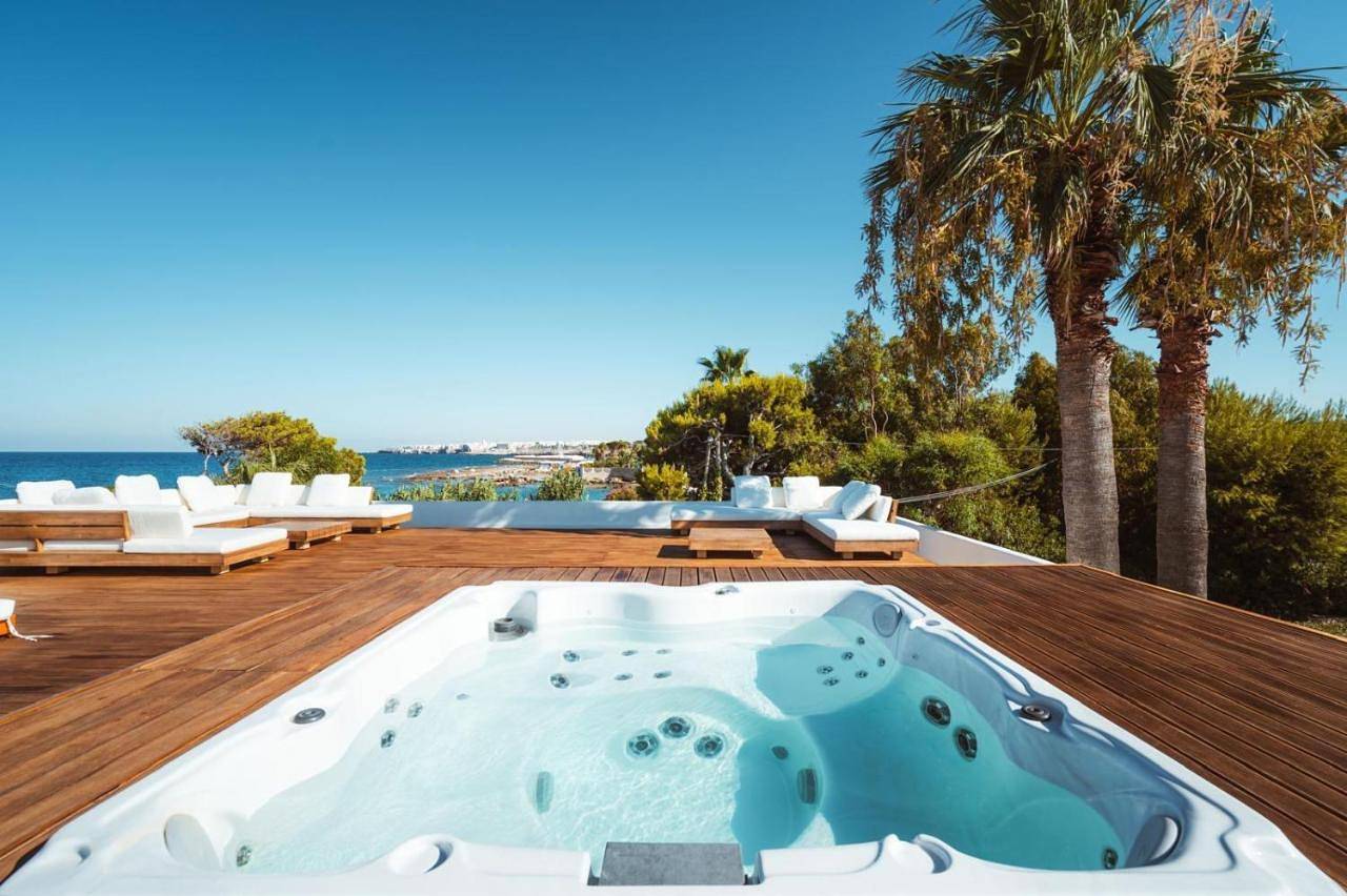 Mareluxe & Pool - Villa By The Sea in Polignano a Mare, Province de Bari
