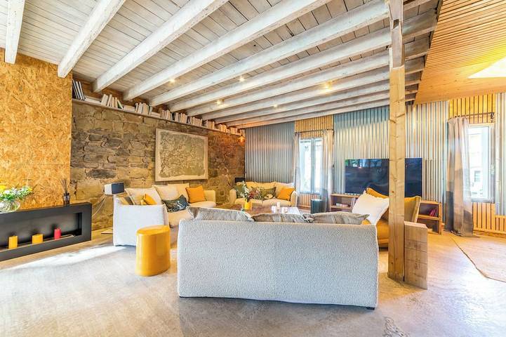 Exceptional urban loft with swimming pool: the ideal address for a dream vacation. in Brive-la-Gaillarde, Brive-la-Gaillarde region