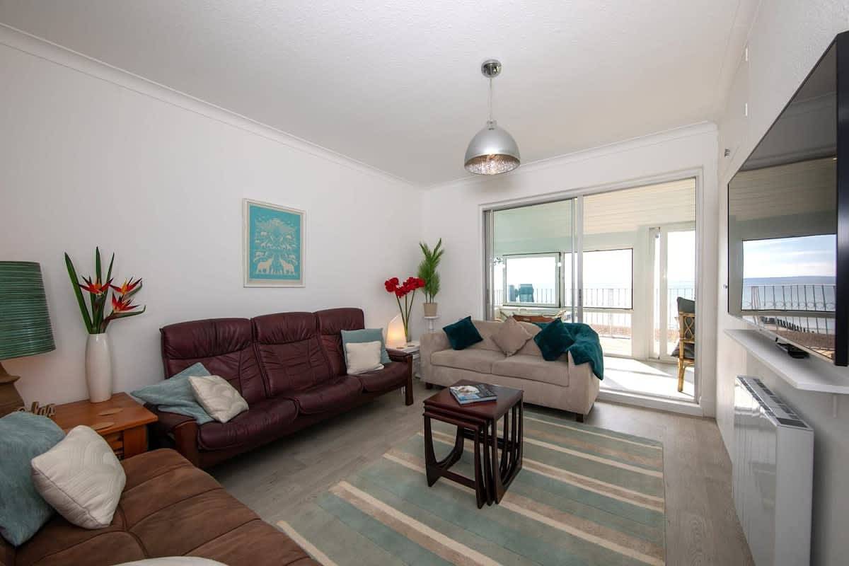 Ganze Wohnung, Stunning Beachfront Apt w/ Balcony & Sea Views in Bognor Regis, West Sussex