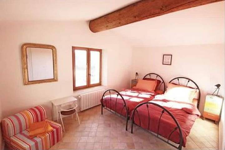 Location de vacances pour 6 personnes, avec jardin à Cucuron - 4