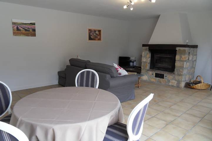 Location de vacances pour 4 personnes, avec piscine ainsi que jardin et terrasse à Saint-Maurice-d'Ibie - 2