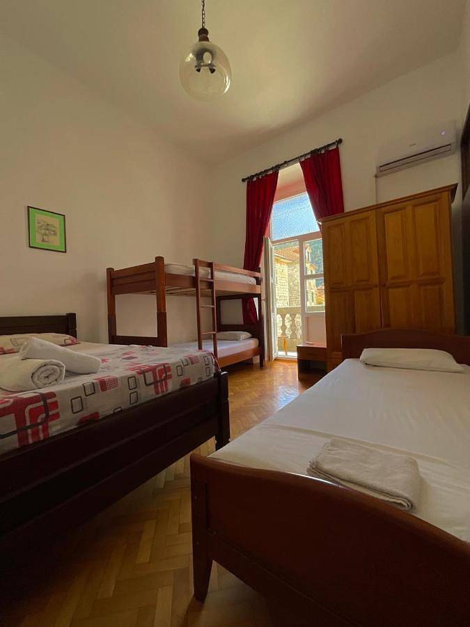 Maison d’hôte pour 5 personnes, avec balcon et vue à Kotor