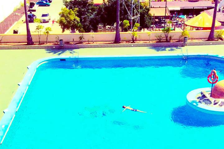 Appartement de vacances pour 4 personnes, avec piscine ainsi que balcon et jardin