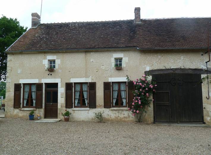 Gîte pour 5 personnes, avec terrasse et jardin à Dampierre-sous-Bouhy