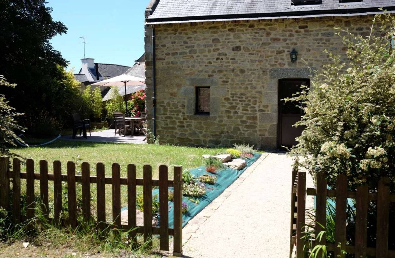 Gîte Les Pâturages, Larmor-Plage: terraza privada, jardín y Wi-Fi in Larmor-Plage, Côte des Mégalithes
