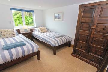 Log Cabin for 8 People in Croyde, Devon, Photo 1