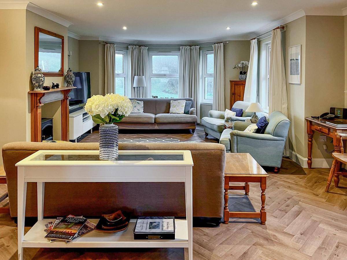 Five-Bedroom Holiday Home in Portpatrick, Dumfries and Galloway