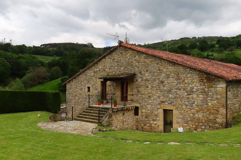 La Casa de Menu in Puente Viesgo, Costa de Cantabria