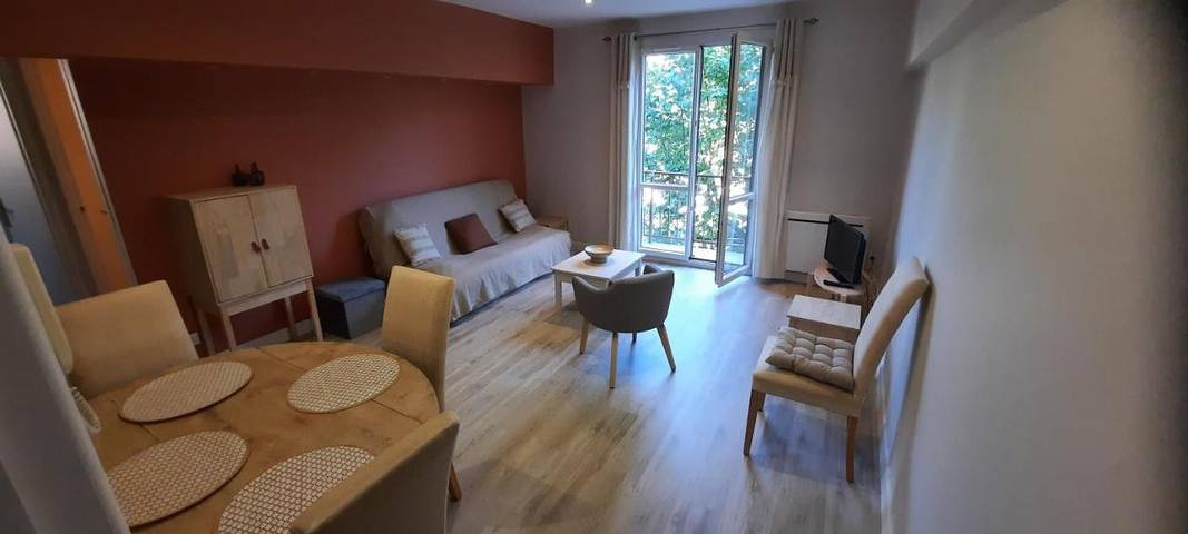 Gîte pour 4 personnes, avec vue et terrasse dans Cinema L Arlequin Nyons - 4