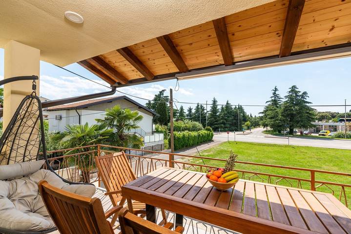 Ferienwohnung für 6 Personen, mit Balkon/Terrasse und Pool in Poreč - 3