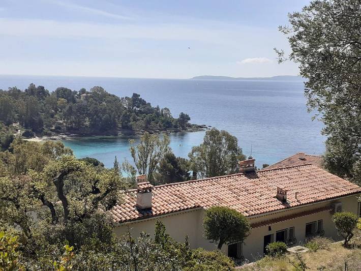 Location de vacances pour 8 personnes, avec terrasse et vue dans Plage de La Fossette