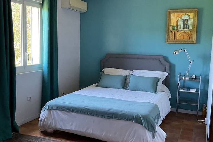 In the heart of the vineyards, 7 minutes from the center of Aix-en-Provence Bastide with swimming pool in Éguilles, Costa mediterránea (Francia)