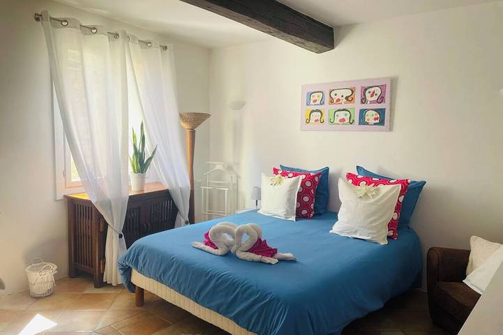 Chambre d’hôte pour 6 personnes à Callas - 4