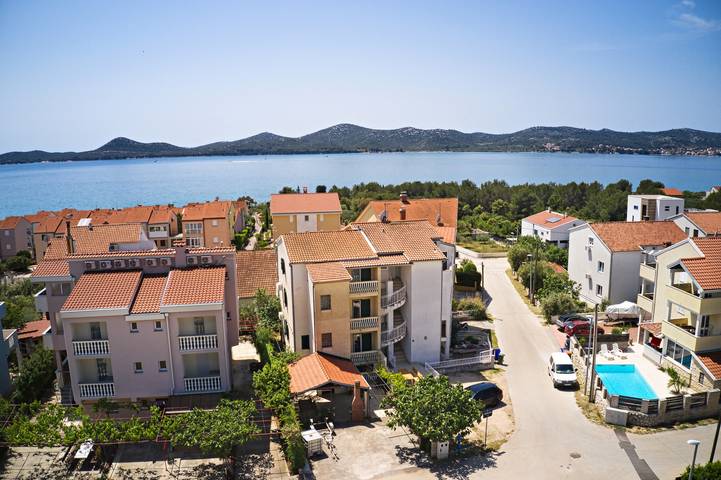 Ferienwohnung für 6 Personen, mit Balkon/Terrasse in Biograd na Moru