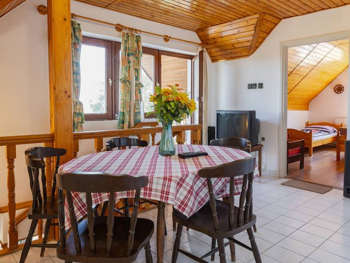 Ferienhaus für 9 Personen, mit Seeblick und Garten sowie Balkon in Plattensee Ostufer - 3