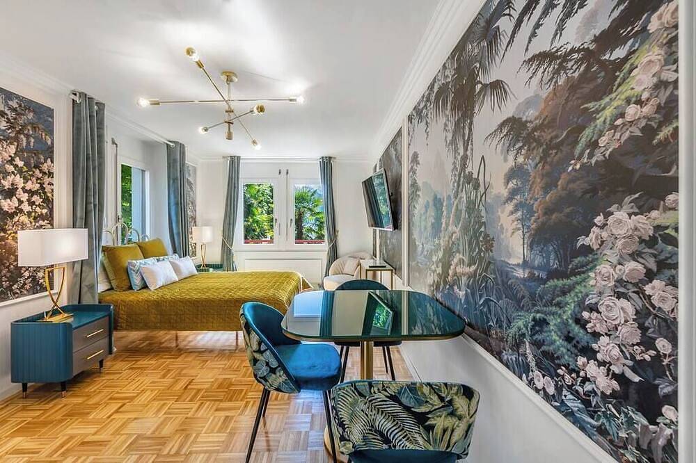 Ganze Wohnung, Modern Renaissance studio – Lakefront in Montreux, Genfer See