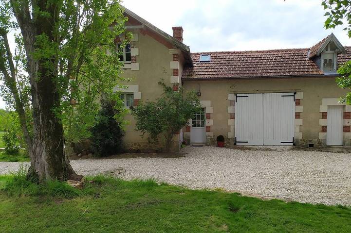 Maison de vacances pour 5 personnes, avec terrasse et jardin, animaux acceptés à Velles