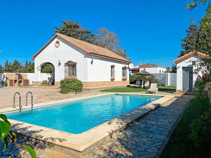 Gemütliches Ferienhaus mit privatem Pool bei Conil in Fuente del Gallo, Conil de la Frontera