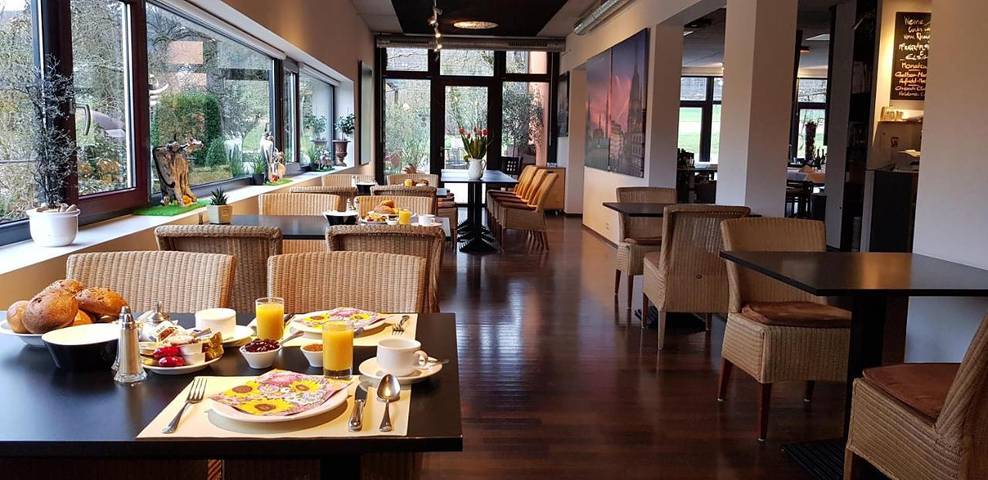 Hotel für 2 Personen, mit Terrasse und Garten sowie Sauna und Ausblick in Singen - 4