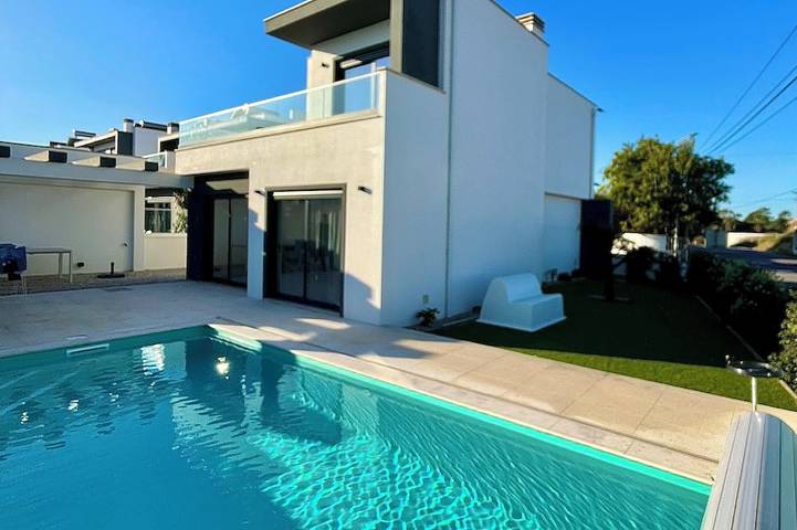 Casa de férias para 8 pessoas, com jardim e varanda em Óbidos